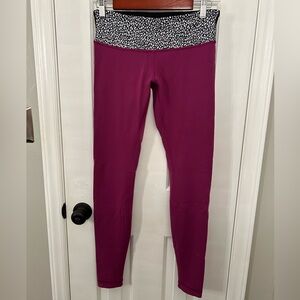 Lululemon Size 8 Reversible Black and Purple Leggings